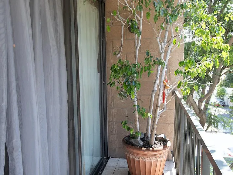 10966 Rochester Ave #2F — Photo 8