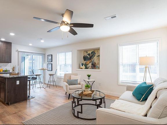 3rd image of 1100 Woodchase Ln #1211A