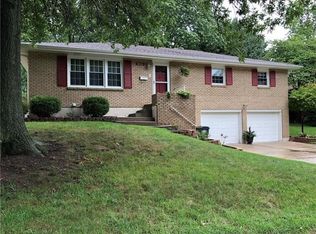 6910 N Wayne Ave, Gladstone, MO 64118