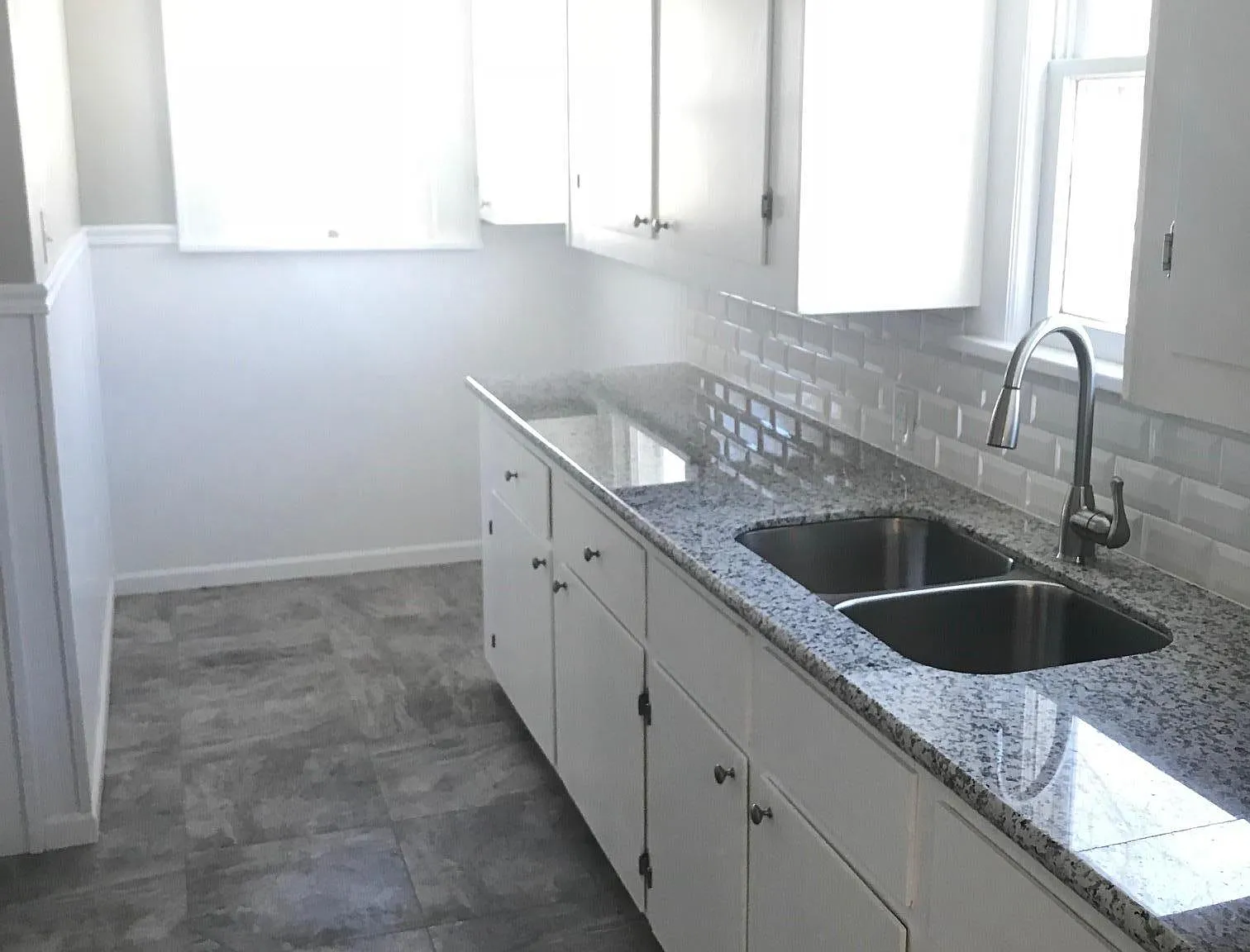 831 N Porter Ave — Photo 2
