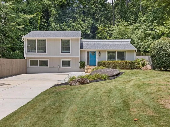 231 Cross Gate Dr, Marietta, GA 30068