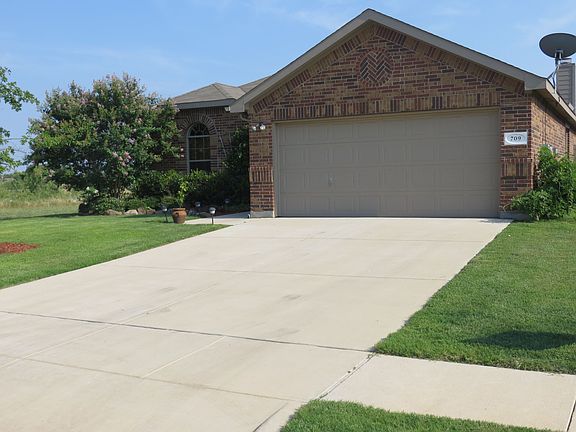 2nd image of 709 Meadowedge Ln