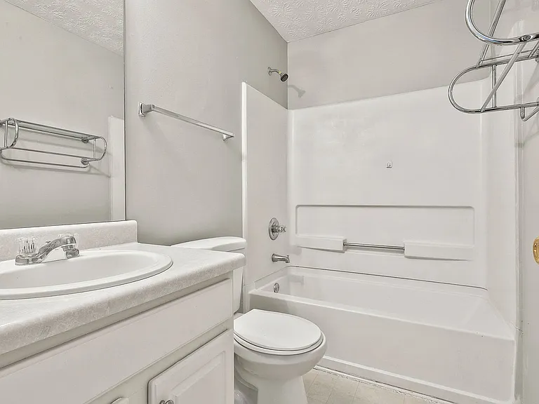 12450 Lakeside Pkwy — Photo 17