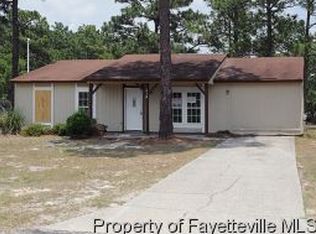 410 Sheila St, Hope Mills, NC 28348