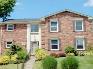 6316 Pepper Hill Dr #1, West Bloomfield, MI 48322