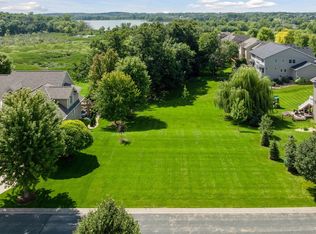 2195 Gallery Ct, Victoria, MN 55386
