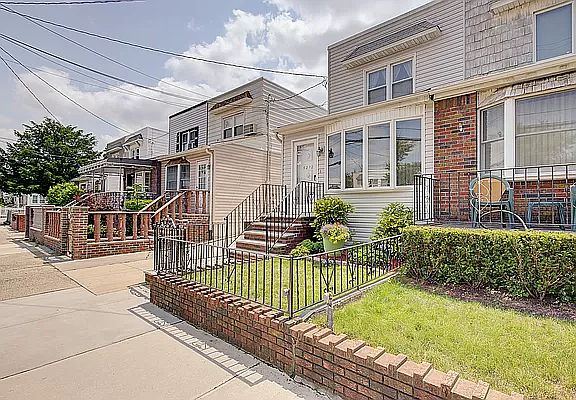 3rd image of 5212 Avenue L