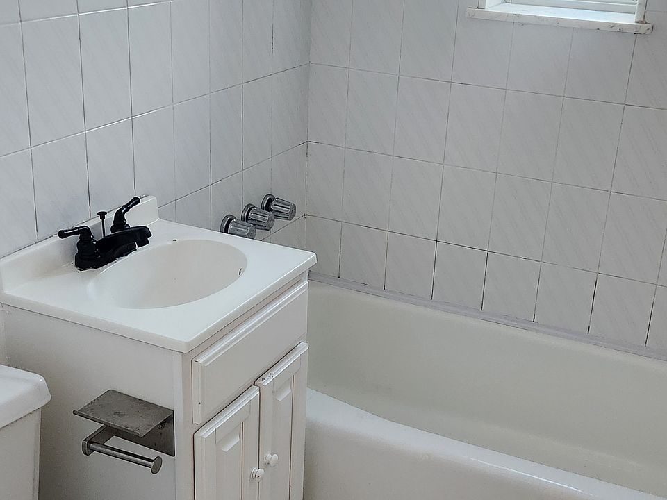 1st image of 176 Fairview Ave APT 22
