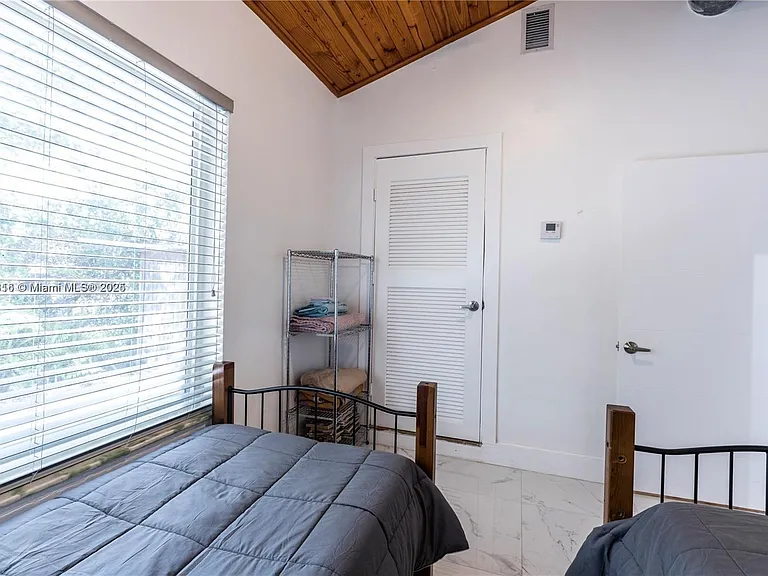 753 NE 81st St — Photo 39