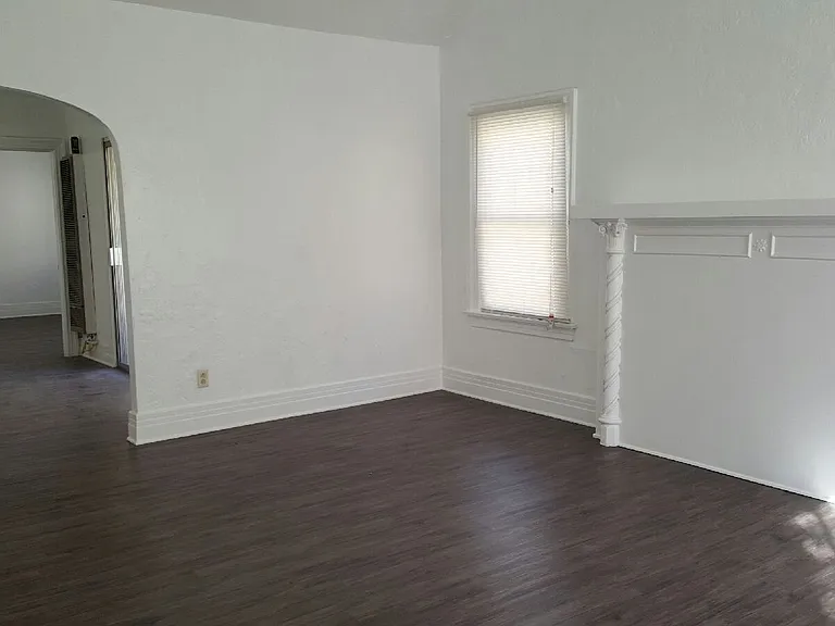 1561-1569 N Serrano Ave — Photo 5