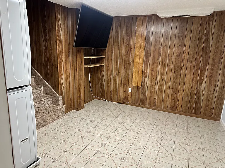 1813 Arcola Ave — Photo 8