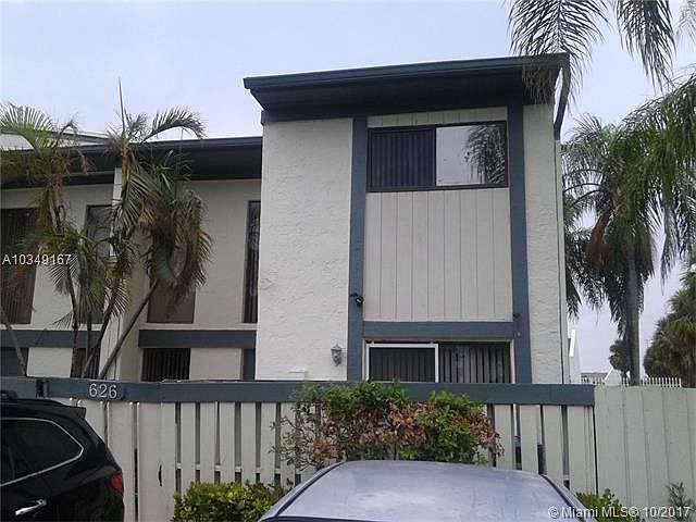 1st image of 626 NE 195th St #626