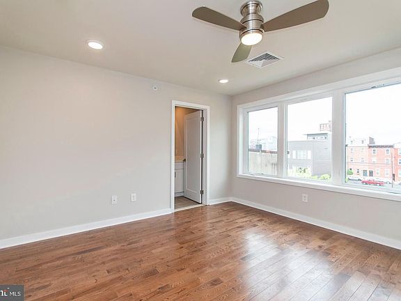 4th image of 1329 N Randolph St APT C