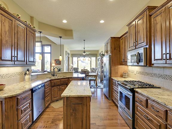5th image of 11809 Flanders Cir NE