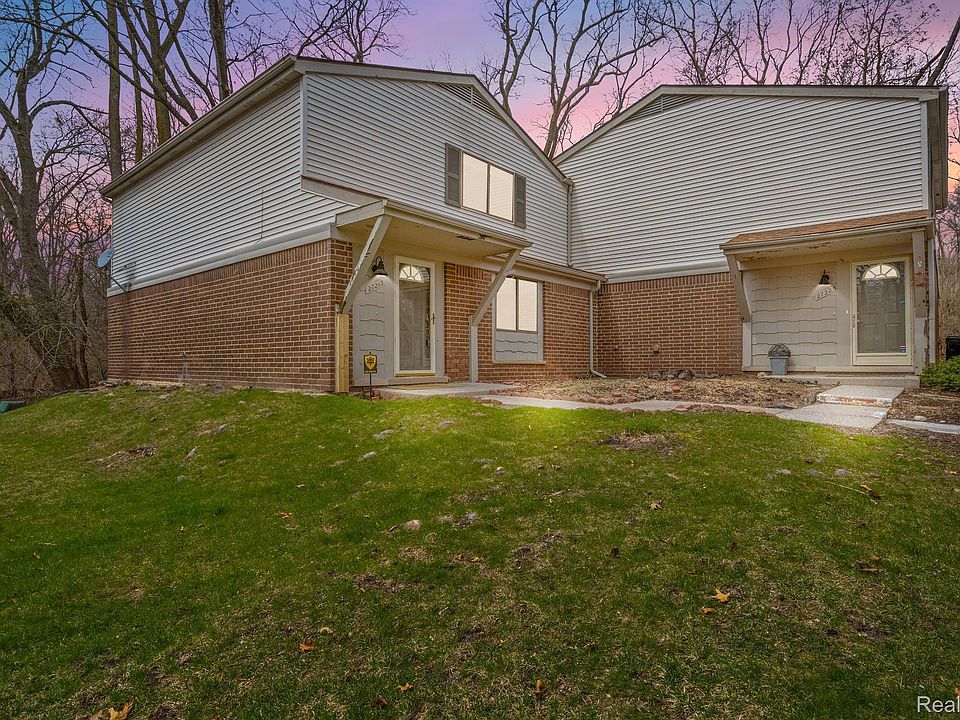 1st image of 27213 Farmbrook Villa Dr #1
