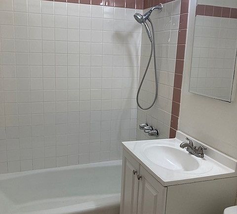 4th image of 3817 Voltaire St