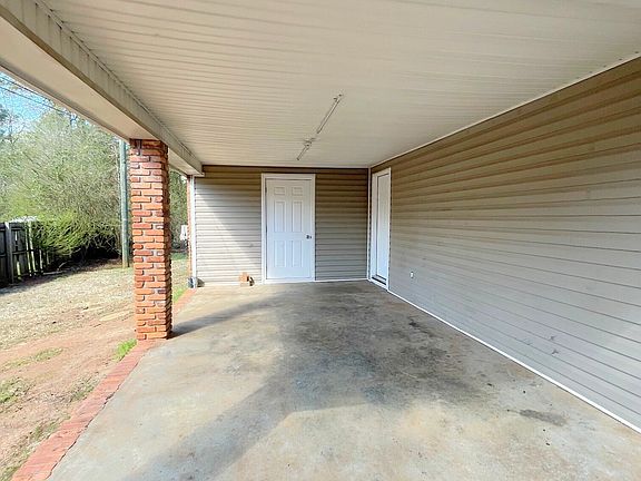4th image of 150 S Meadowcliff Cir