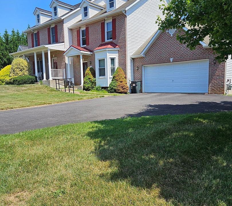 1st image of 546 Gentry Ct