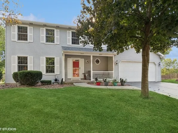 809 Hyde Park Ln, Naperville, IL 60565