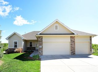 2206 Lola Cir, Bellevue, NE 68147