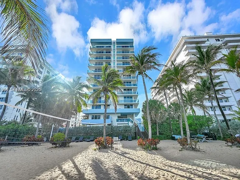 9201 Collins Ave #521 — Photo 35
