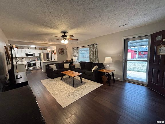 3rd image of 2001 W Calhoun Ave