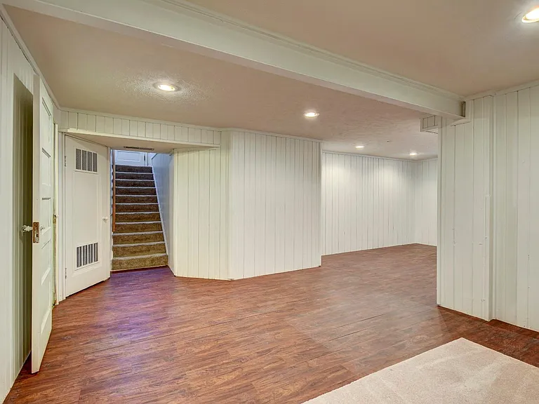 6032 William St — Photo 26