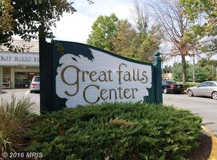10101 Minburn St, Great Falls, VA 22066