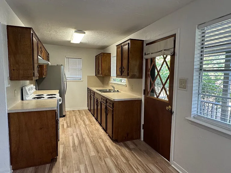 18121 Atkinson Ln — Photo 15