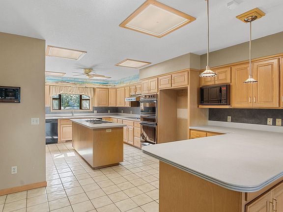 4th image of 1211 Palisade Cir