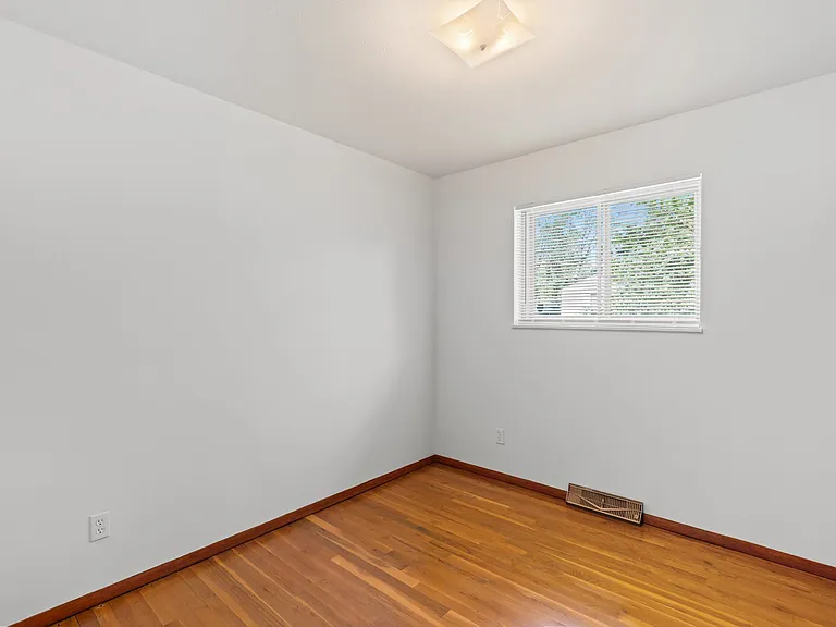 6138 Emerald Ave — Photo 14