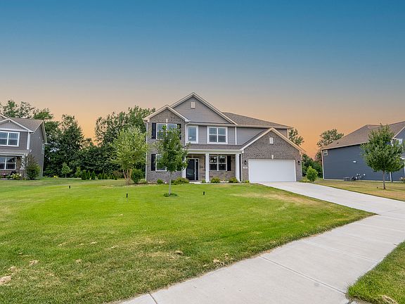 3rd image of 7696 Rolling Green Dr