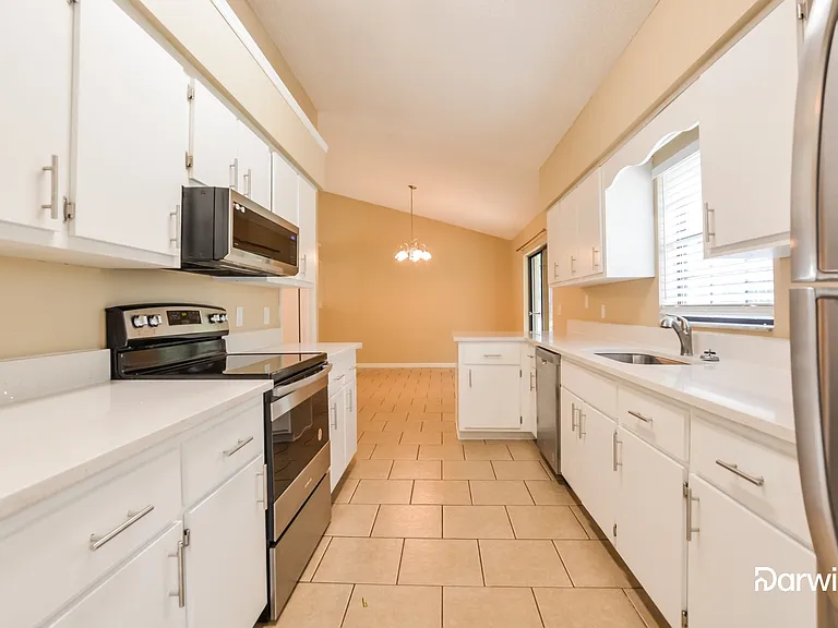 15224 SW 37th Ter — Photo 3