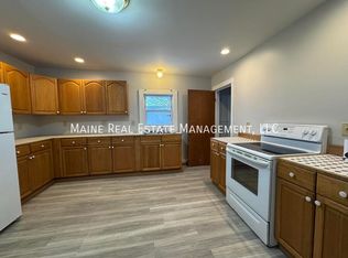 6 Summer St APT 2, Waterville, ME 04901