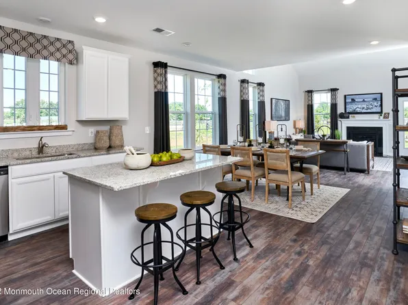 19 Gulfstream Road, Plumsted, NJ 08533