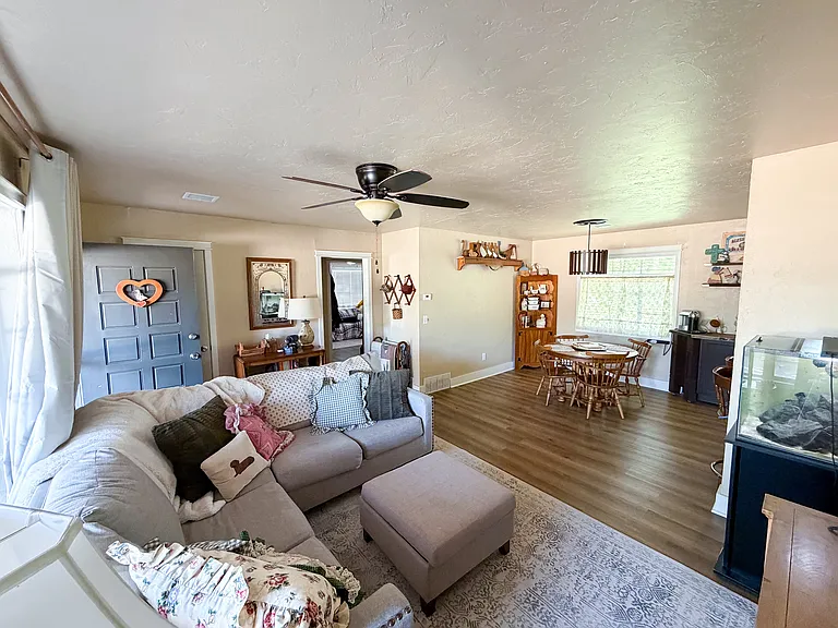 1516 Andover Ct — Photo 5