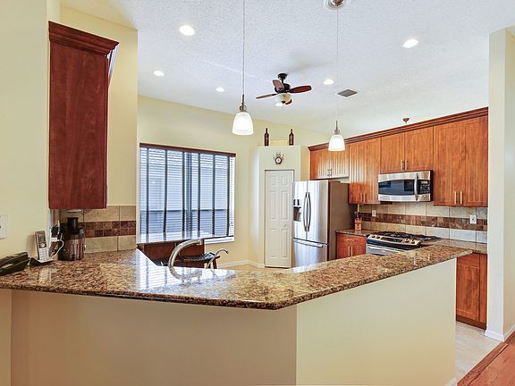 5th image of 14264 NW 22nd St