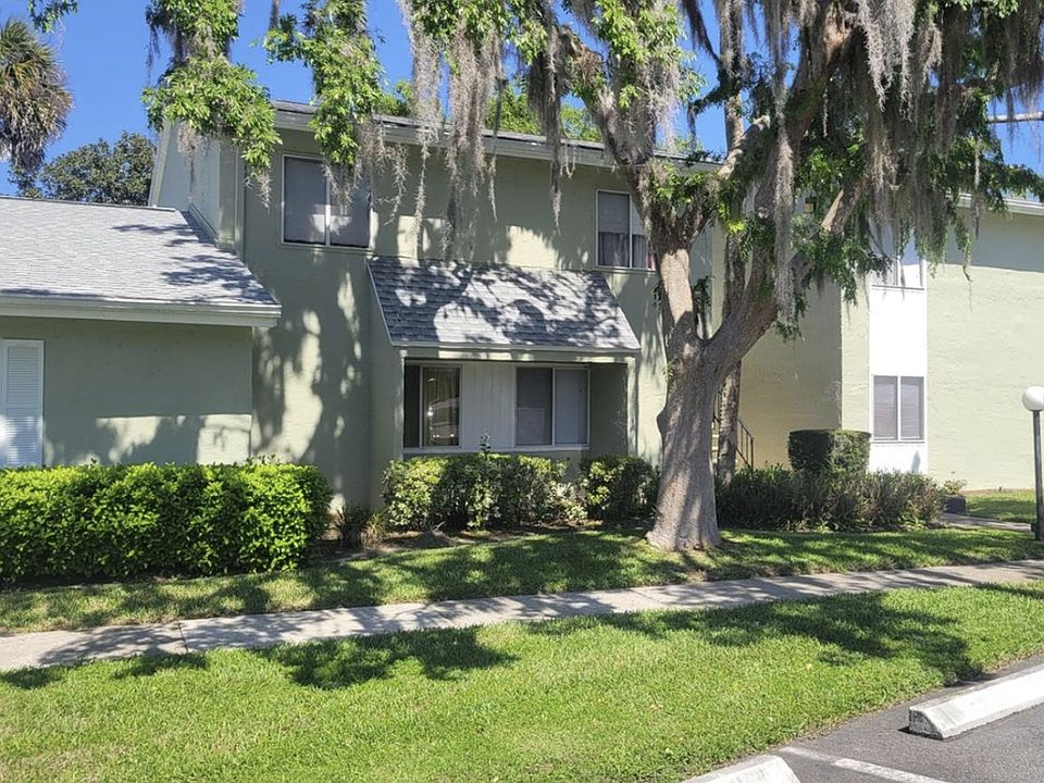 1st image of 566 Fairways Cir #B