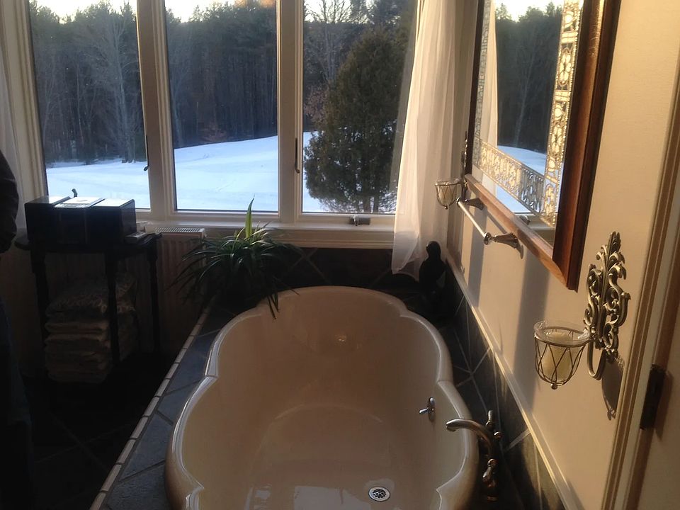 2nd image of 1168 Stage Rd