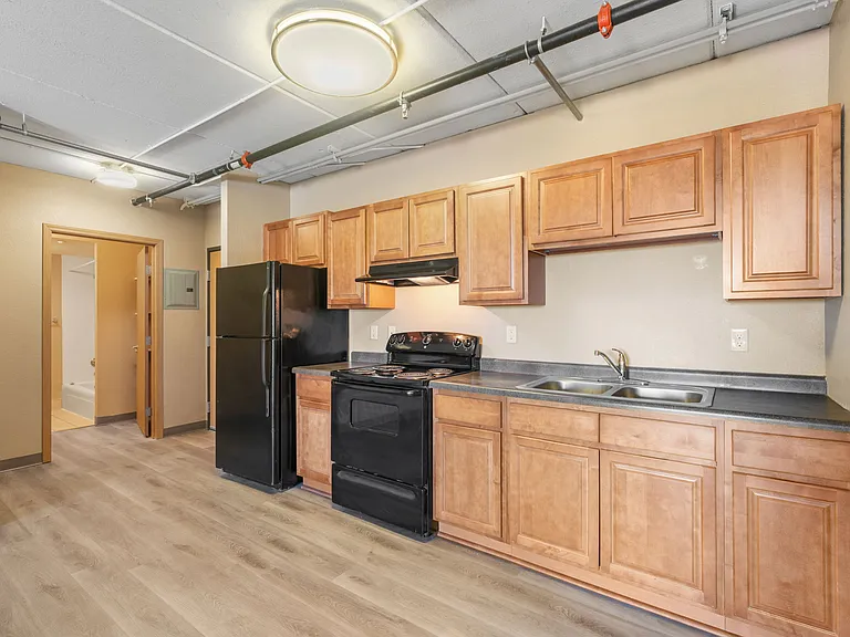 E Street Flats - Student Housing — Photo 38
