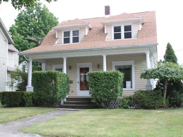 131 Ashford Ave, Bellevue, OH 44811