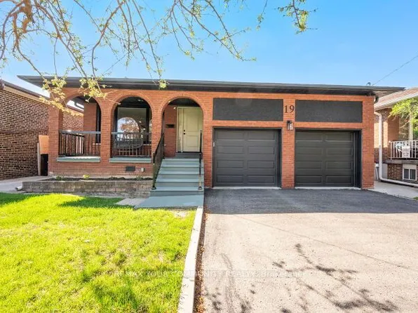 19 Hamer Blvd, Toronto, ON M9R 4A8