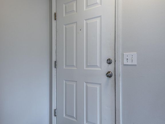 3rd image of 322 Brownlea Drive #C4