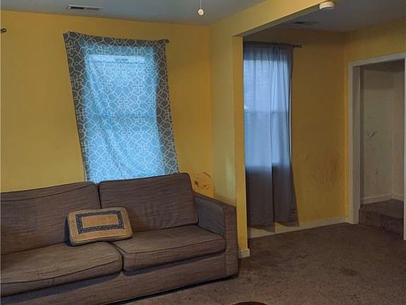 3rd image of 104 E Roanoke St