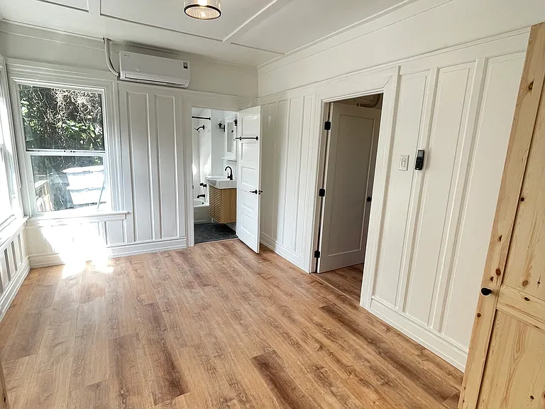 1874 Donner Ave — Photo 18