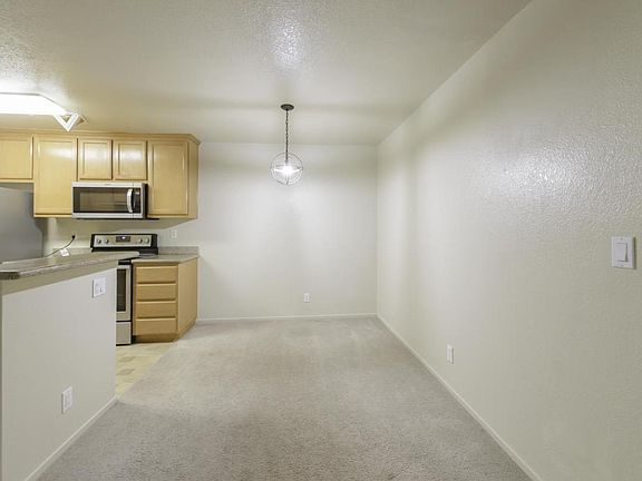 2nd image of 2678 Somerset Park Cir
