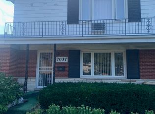 7037 W Greenleaf St, Niles, IL 60714