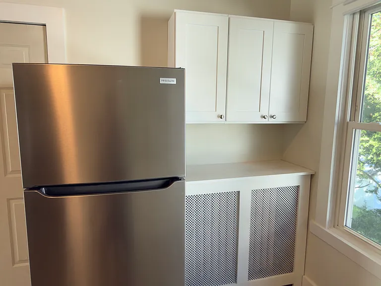 28 Glenwood Rd #2 — Photo 3