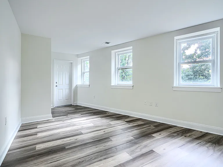 739 W Pratt St #2 — Photo 10