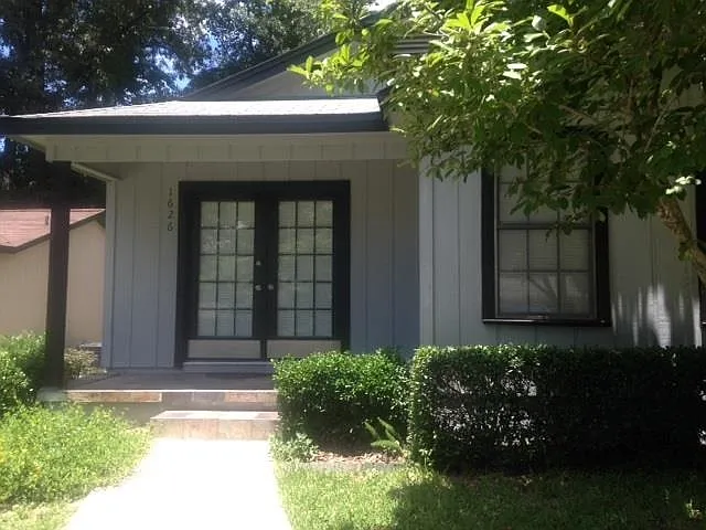 3 bed, 1224 sqft, $1,650 — Photo 1